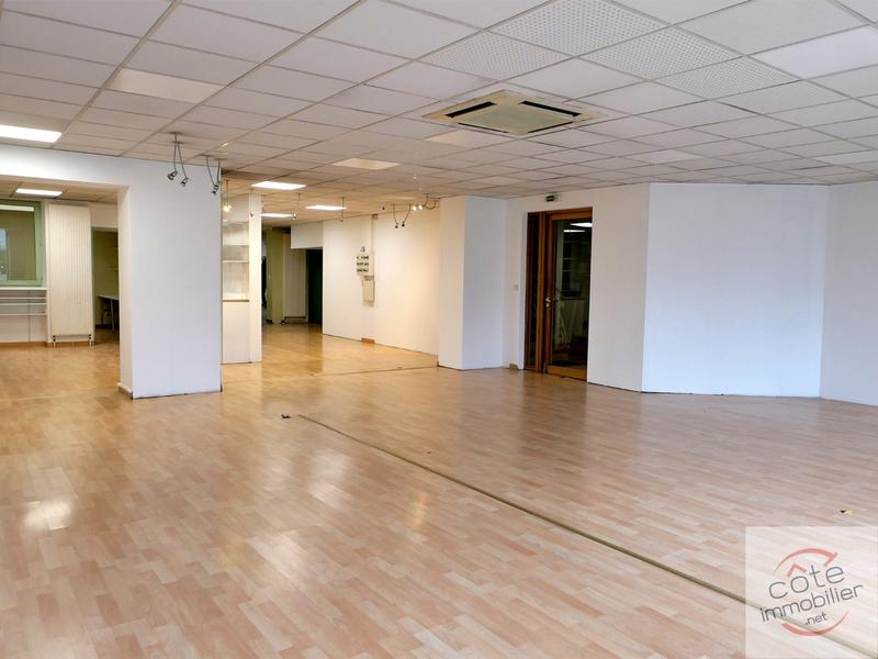 Local d'activités - 561 m²
