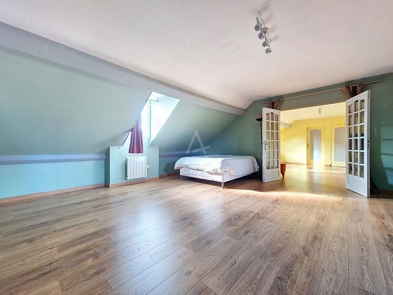 Maison - 575 m² - 16 pièces