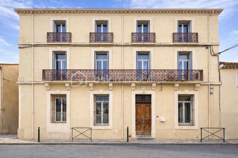 Demeure - 270 m² - 8 pièces