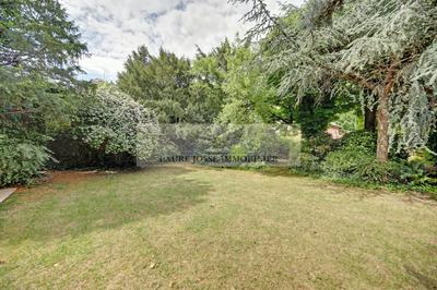 Maison - 235 m² - 9 pièces