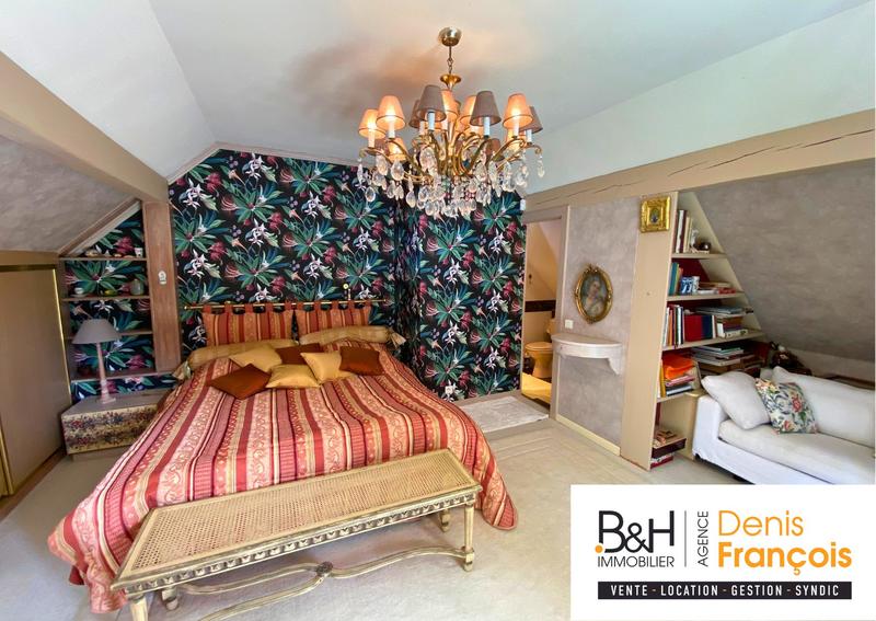 Maison - 217 m² - 7 pièces