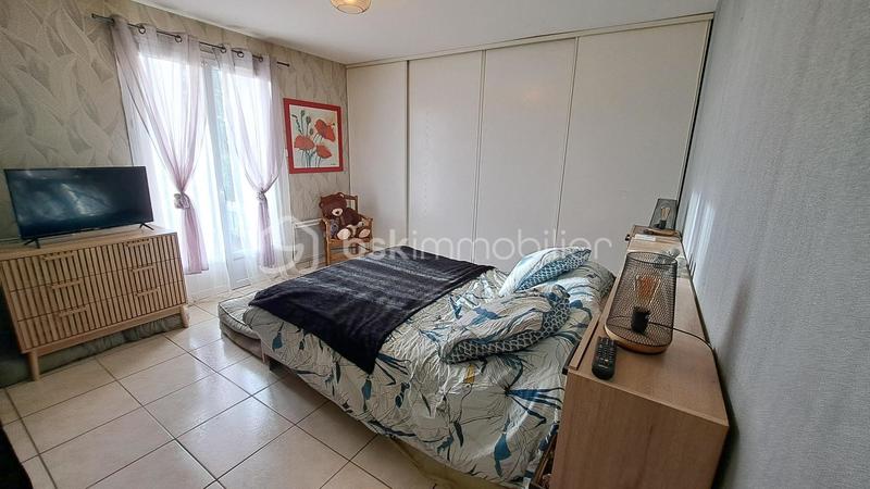 Maison traditionnelle - 181 m² - 7 pièces