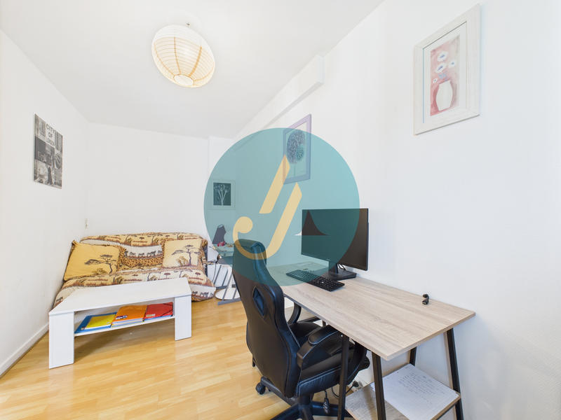 Maison - 198 m² - 11 pièces