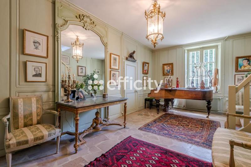 Maison - 434 m² - 10 pièces