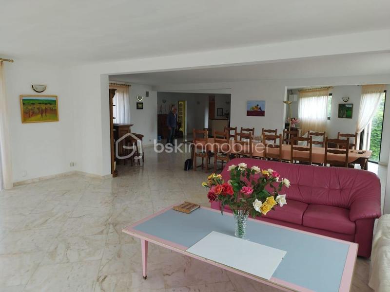 Demeure - 422 m² - 11 pièces