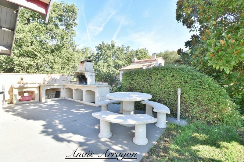 Propriété - 186 m² - 5 pièces