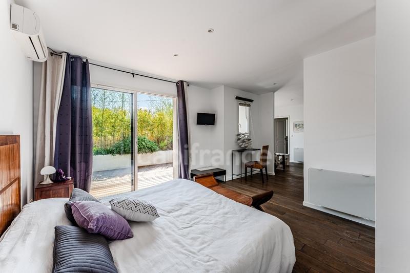 Maison d'architecte - 350 m² - 11 pièces