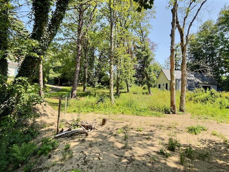 Terrain constructible - 1 834 m²