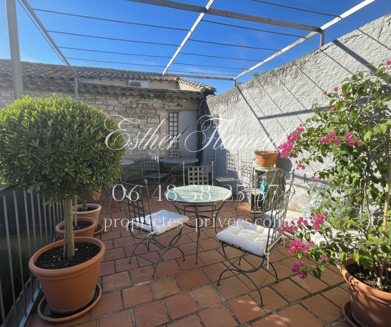 Maison - 213 m² - 6 pièces