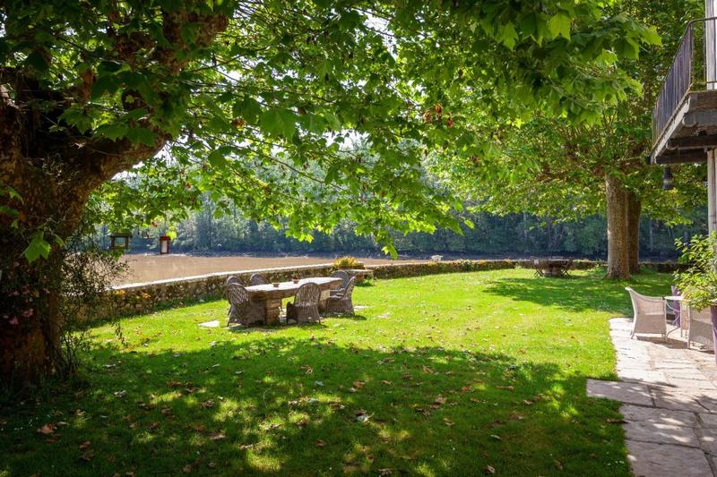 Propriété - 450 m² - 12 pièces