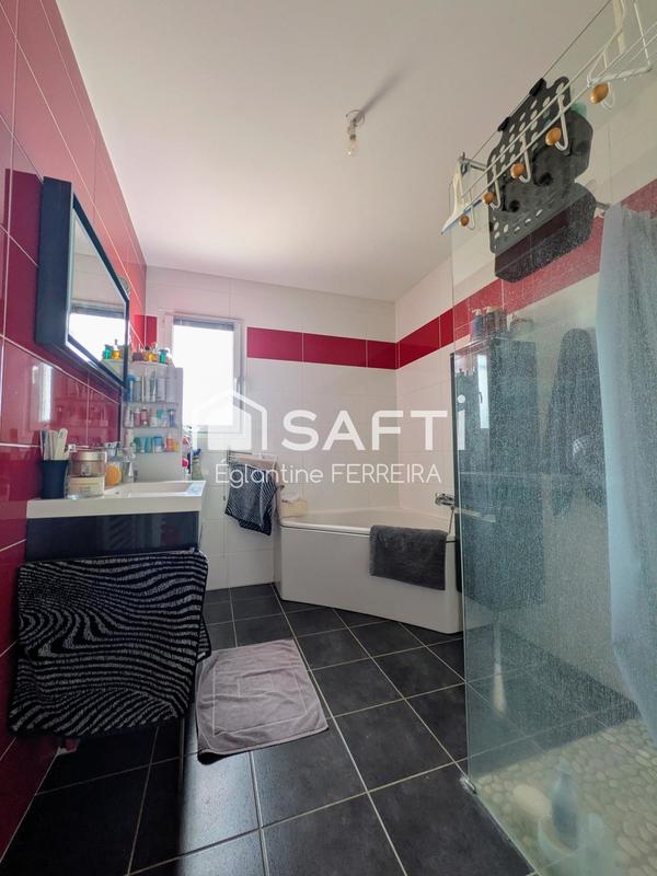 Maison - 93 m² - 4 pièces