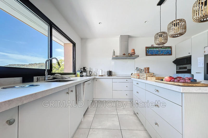 Villa - 180 m² - 6 pièces