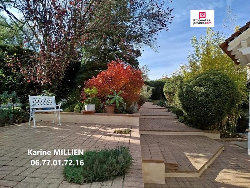 Maison - 204 m² - 6 pièces