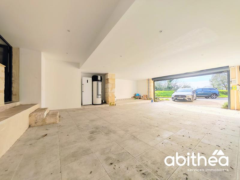 Maison - 250 m² - 6 pièces