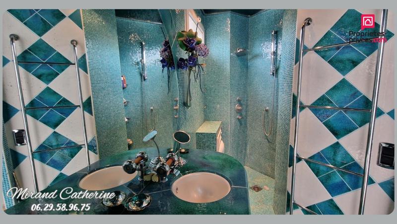 Maison - 260 m² - 12 pièces