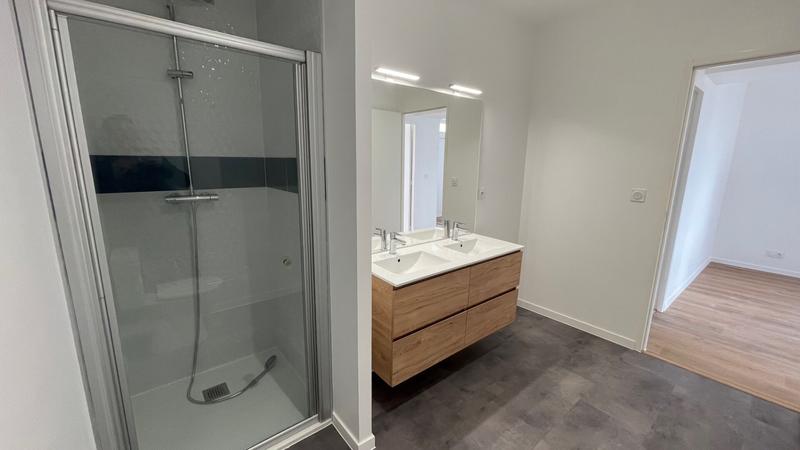 Appartement - 100 m² - 5 pièces