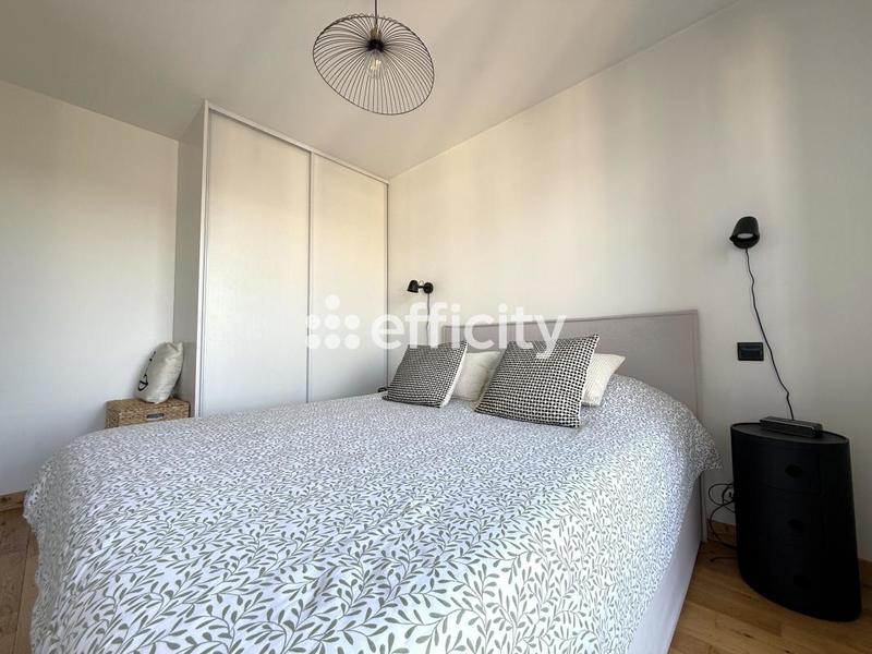 Appartement - 100 m² - 4 pièces