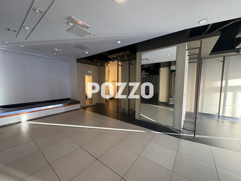 Local commercial - 185 m²