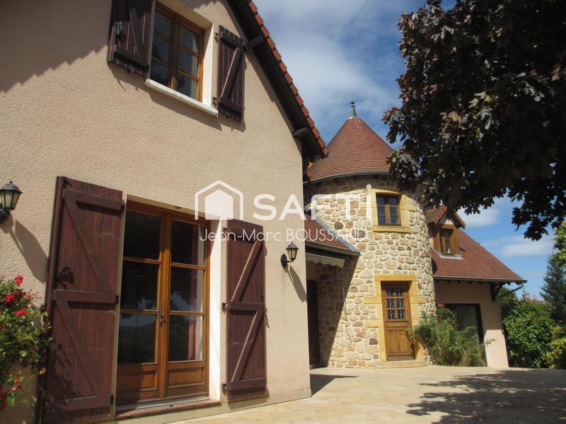 Maison de village - 222 m² - 8 pièces