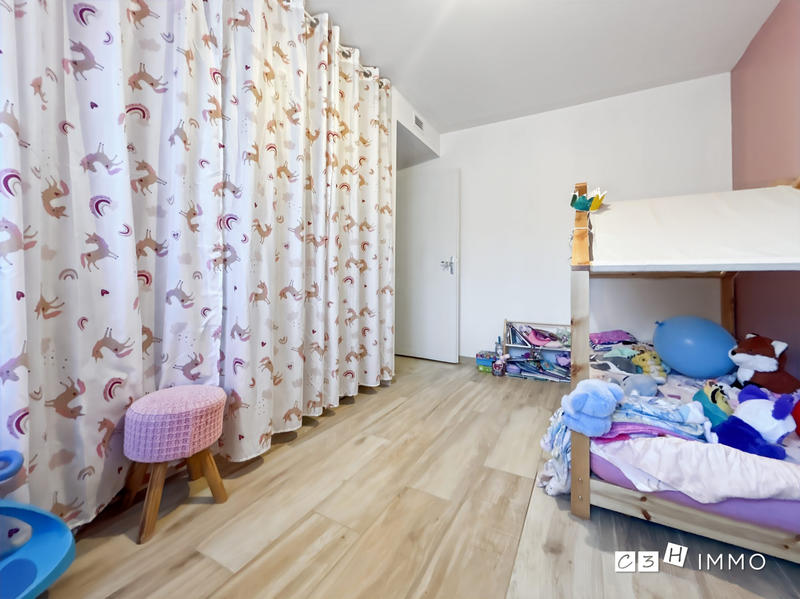 Maison - 92 m² - 5 pièces