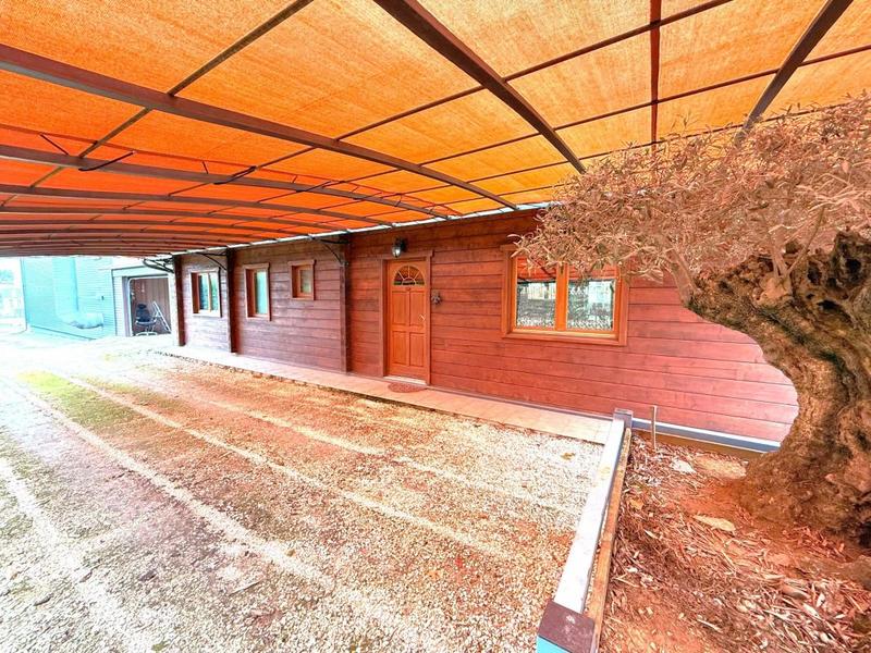 Maison - 400 m² - 4 pièces