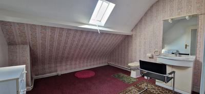 Maison - 218 m² - 6 pièces