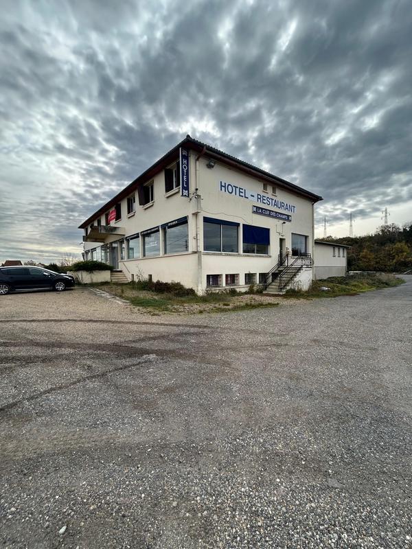 Local commercial - 11 190 m² - 18 pièces