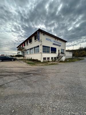 Local commercial - 11 190 m² - 18 pièces