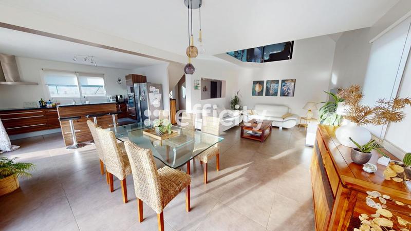 Maison - 150 m² - 6 pièces