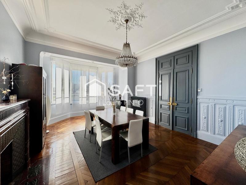 Maison de maîtres - 200 m² - 8 pièces