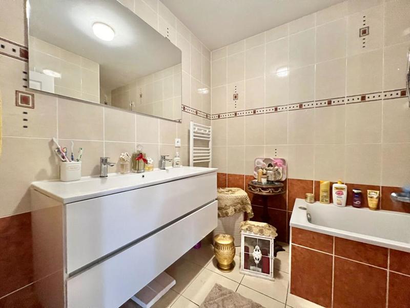 Maison - 98 m² - 5 pièces