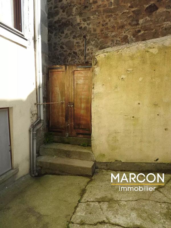 Maison - 214 m² - 8 pièces