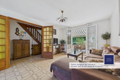 Maison - 91 m² - 5 pièces