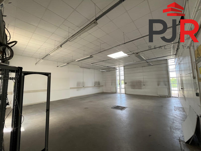 Local d'activités - 766 m²