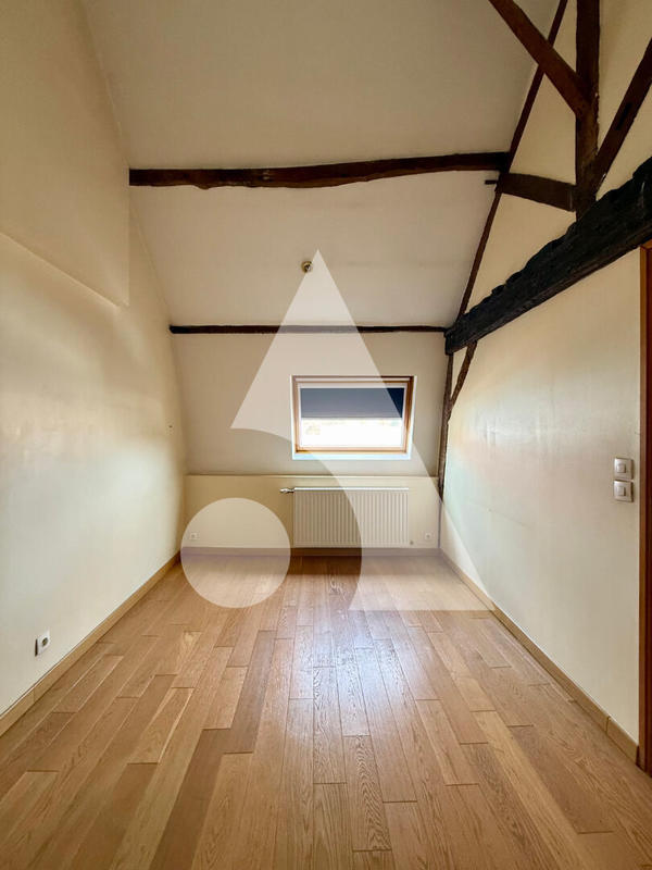 Maison - 180 m² - 7 pièces