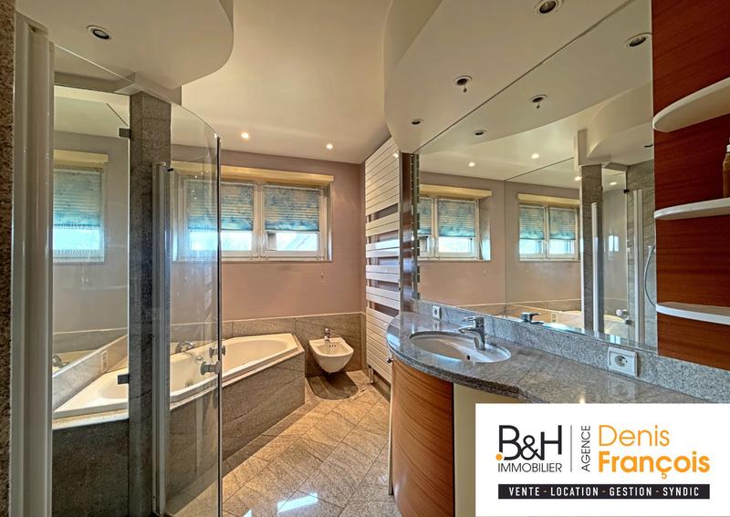 Villa - 230 m² - 4 pièces