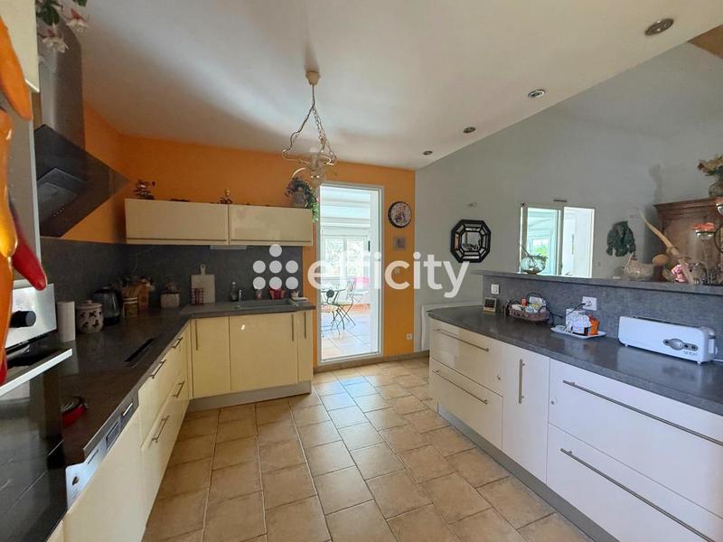 Maison - 159 m² - 6 pièces