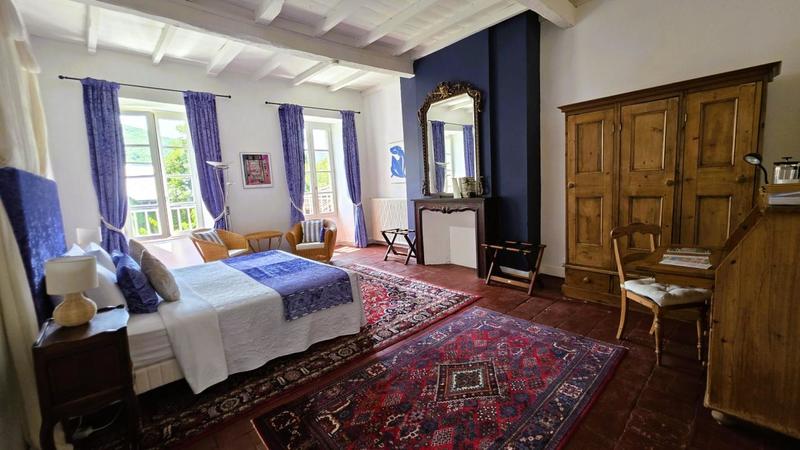 Propriété - 450 m² - 17 pièces