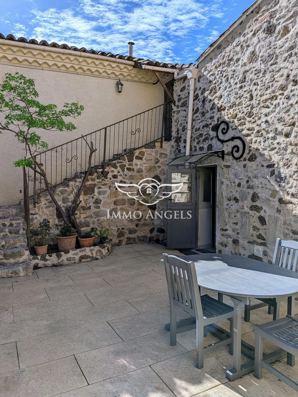 Maison - 255 m² - 10 pièces