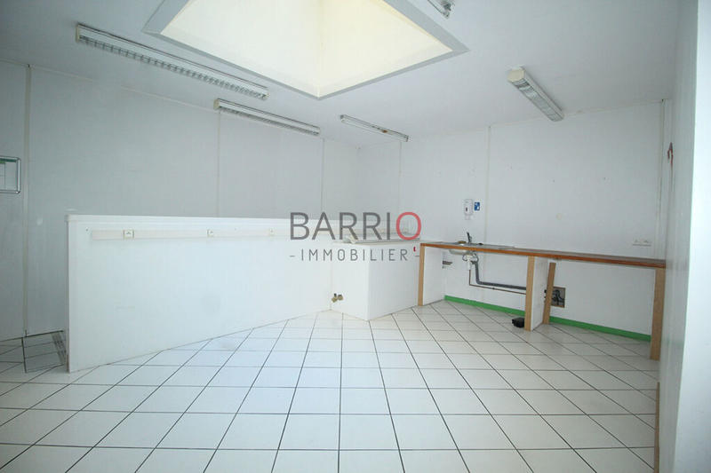 Local commercial - 214 m² - 1 pièce