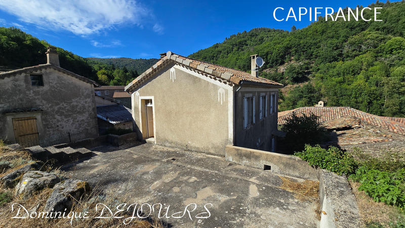 Maison - 90 m² - 5 pièces