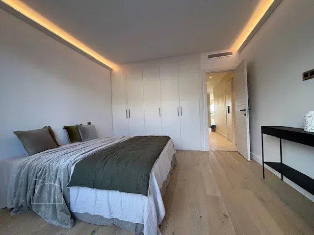 Appartement - 104 m² - 4 pièces