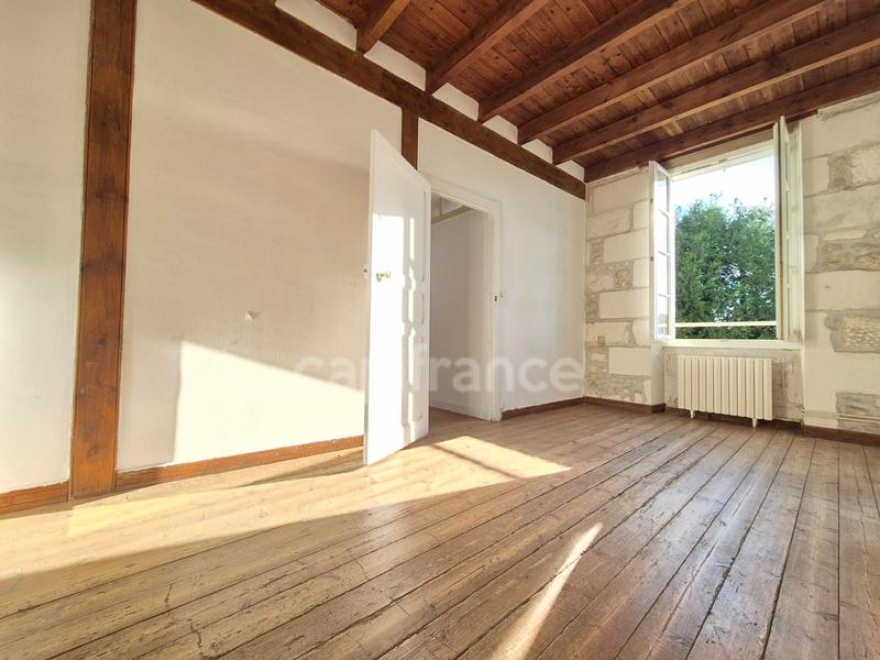 Maison - 260 m² - 7 pièces