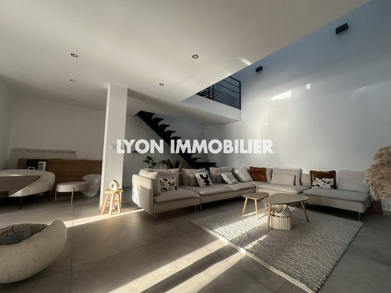 Maison - 208 m² - 5 pièces