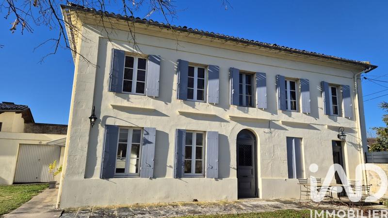 Maison - 280 m² - 9 pièces