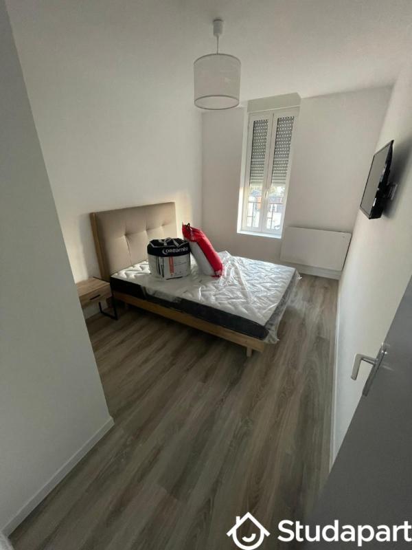 Chambre - 11 m² - 1 pièce