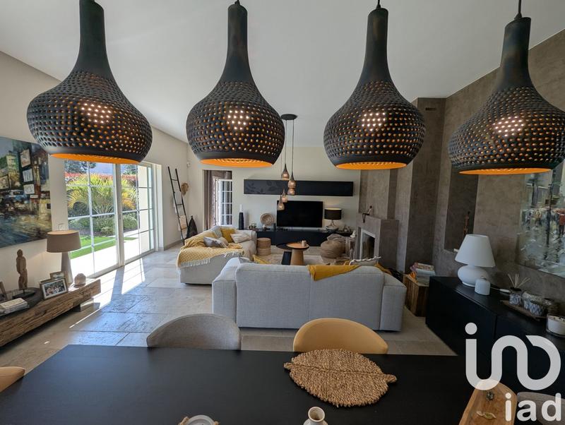 Maison - 192 m² - 6 pièces