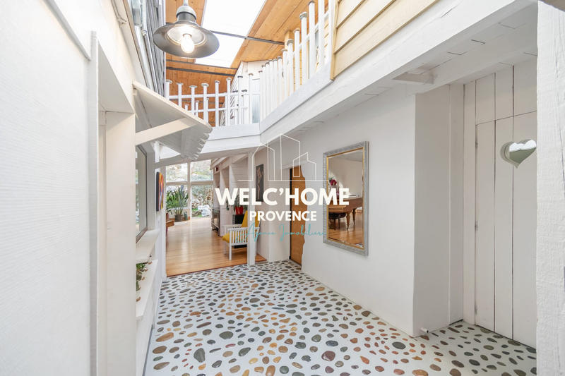 Loft - 360 m² - 11 pièces