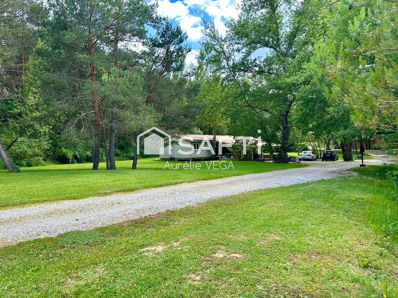 Maison - 325 m² - 13 pièces