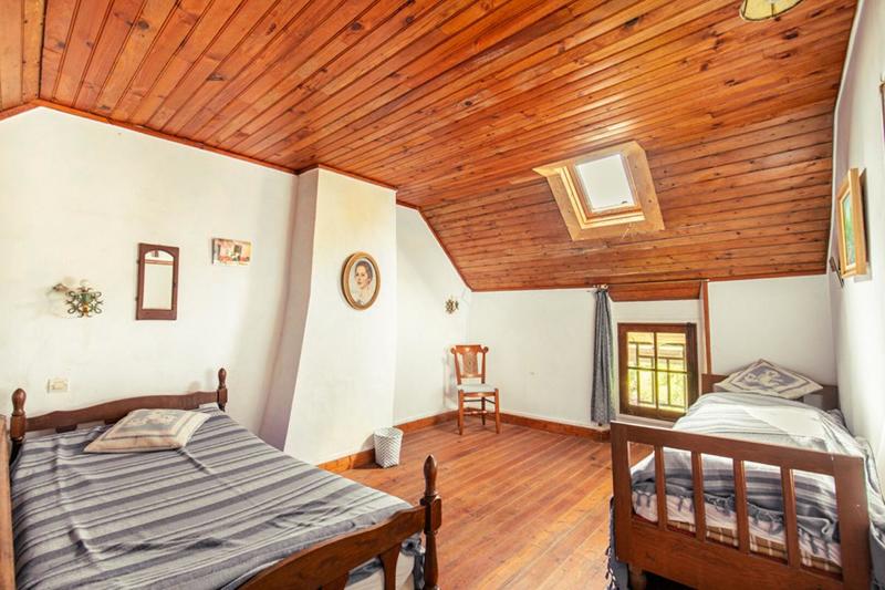 Maison - 230 m² - 8 pièces